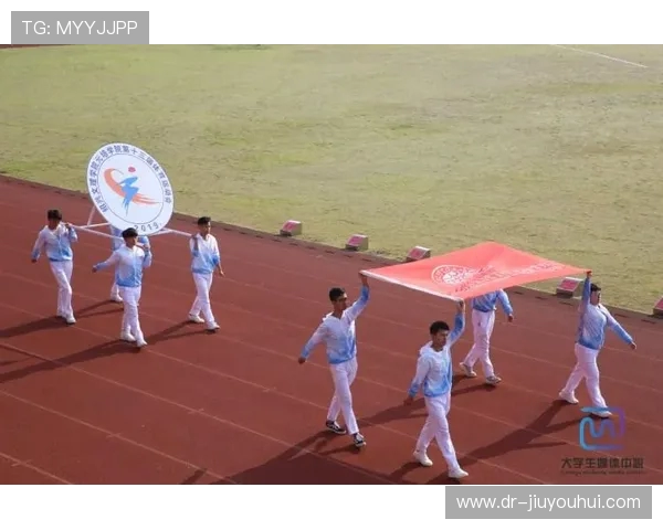 沃尔夫斯堡球迷凝聚绿白力量共筑钢铁主场氛围点燃胜利希望之光芒